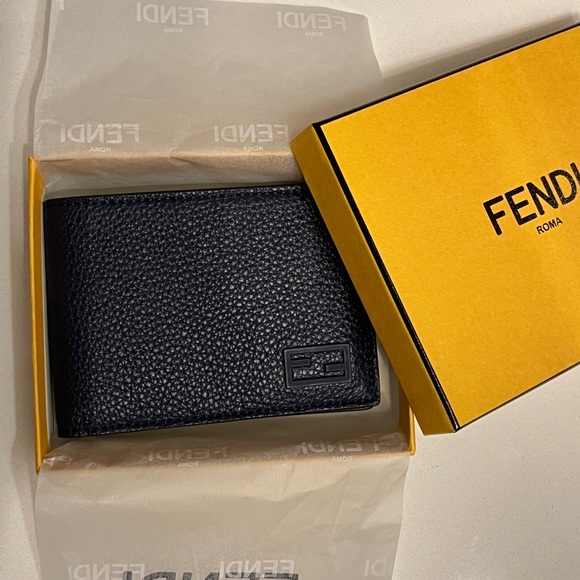 Authentic Fendi wallet - Picture 5 of 7